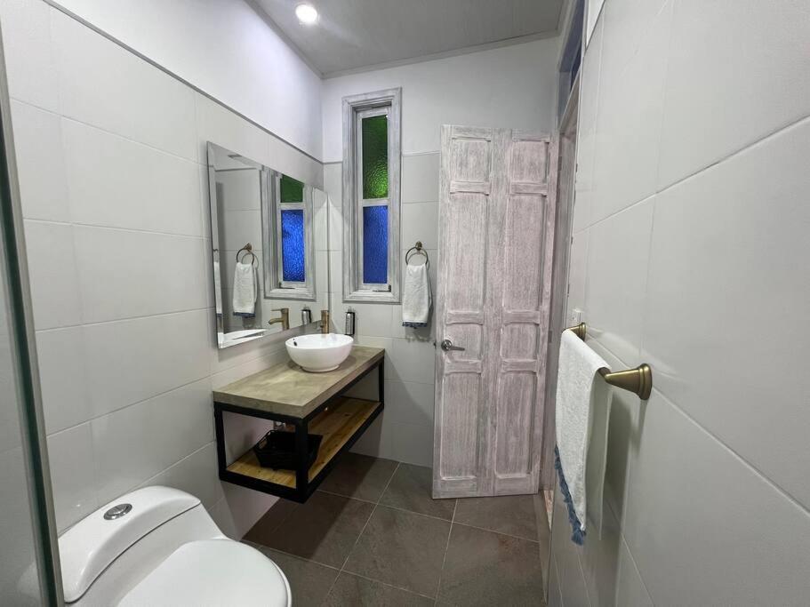 Nueva En San Antonio Cali, La Casa De Tona Villa Bagian luar foto